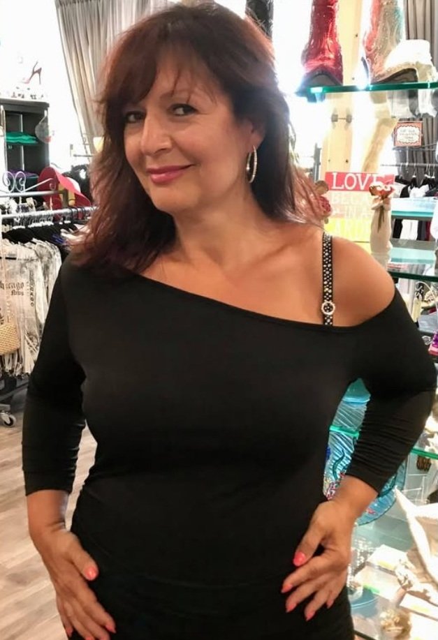 Very Boutiquey customer wearing the Show Off Straps Scarlett Collection rhinestone bra strap